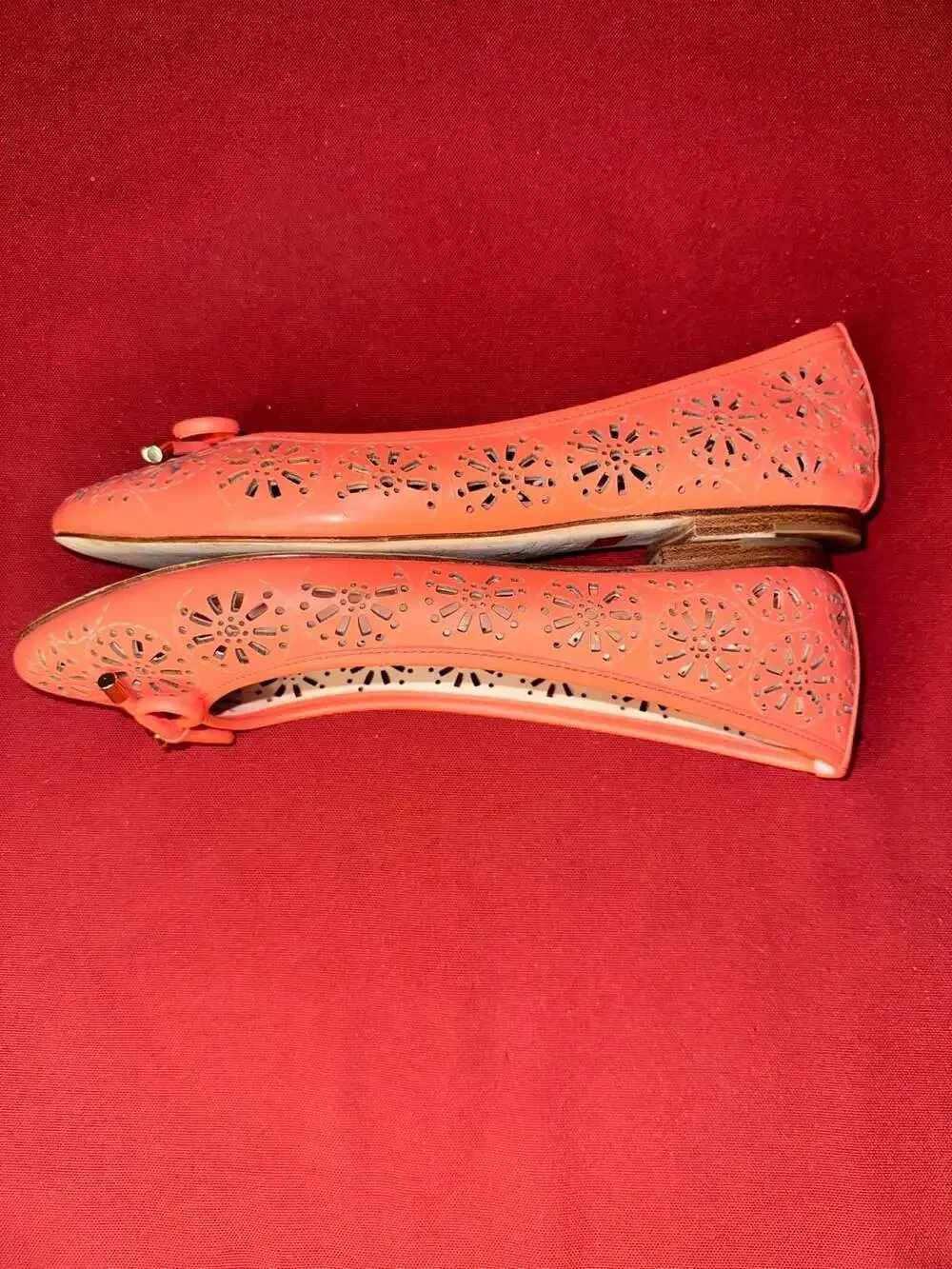 No.05 Kate Spade New York Perforated Leather Flats Size 8.5M Orange Bow